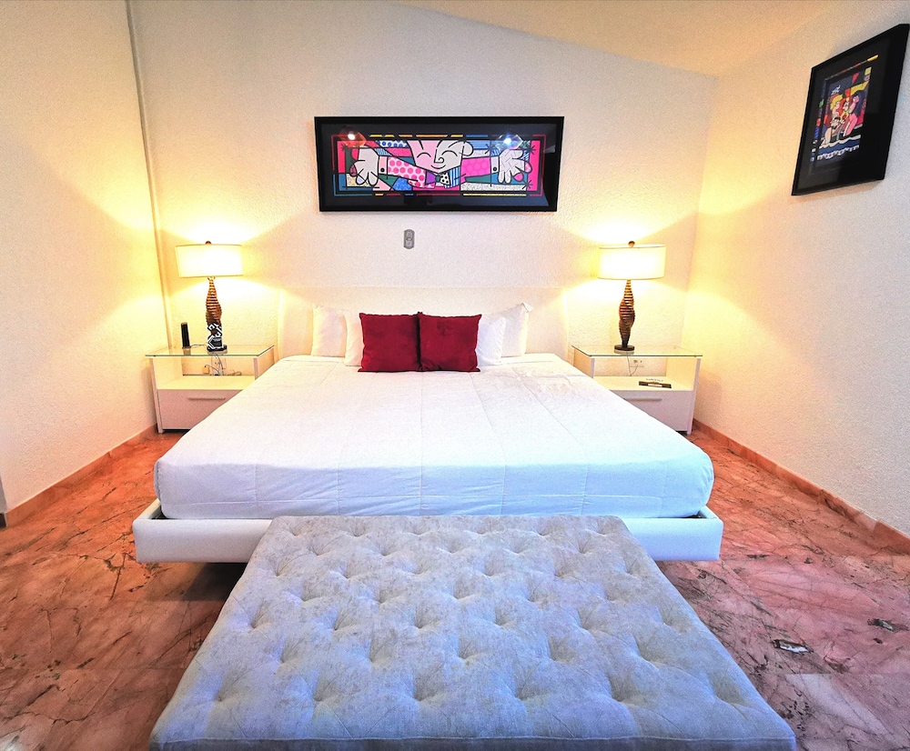 Pink Diamond Suite photo 1