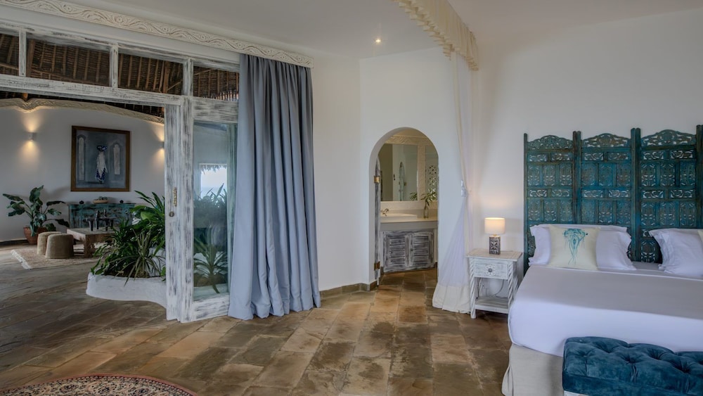 Suite on the Rocks