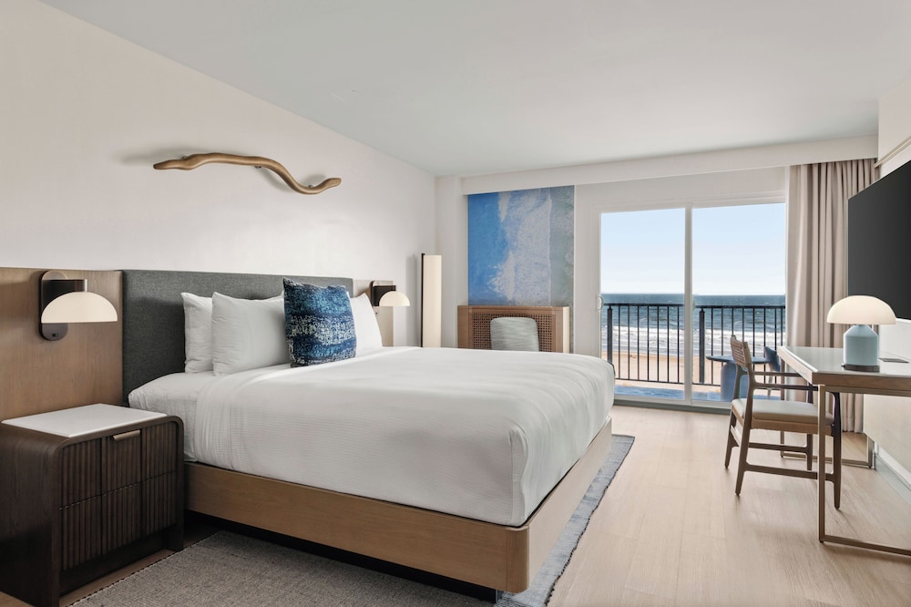 Room, 1 King Bed, Balcony, Oceanfront (Balcony) photo 1