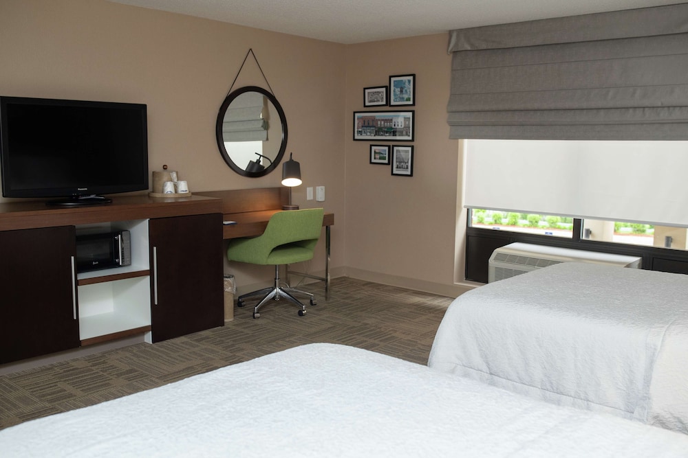 Two Queen Beds, Non-Smoking, Accessible - Photo 3