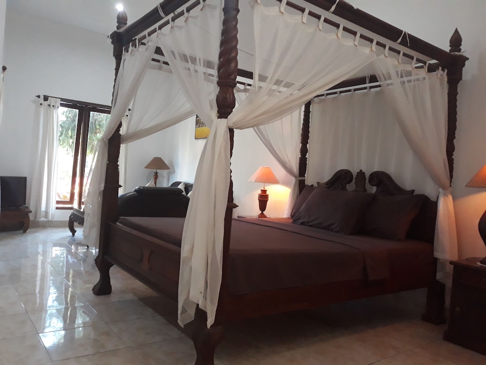 Family Room, 2 Bedrooms, Connecting Rooms, Pool View photo 1