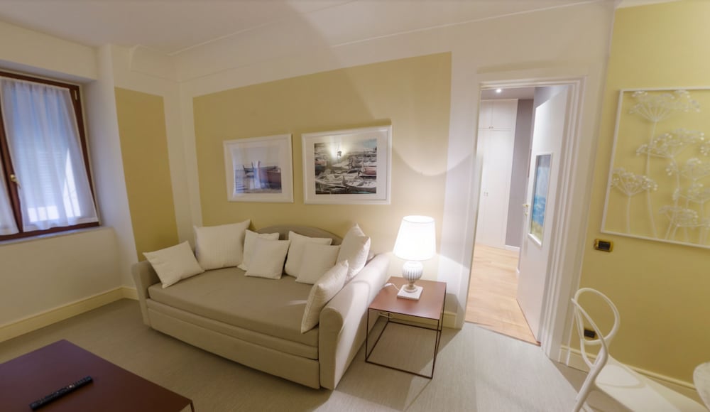 Suite (Loft, beach access included) - Photo 1