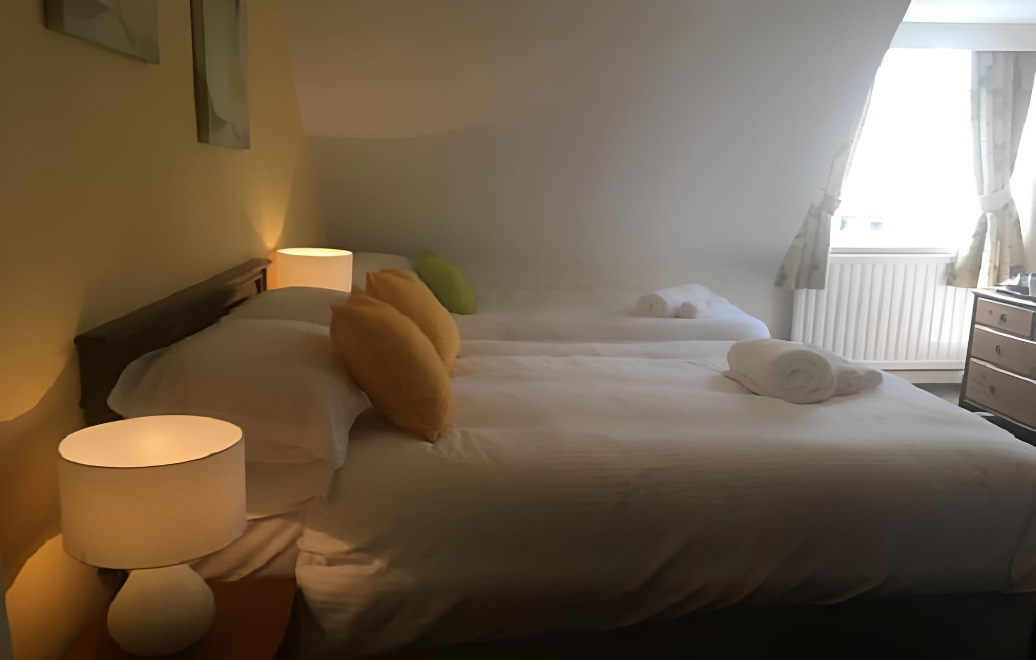 Standard Twin Room, Shared Bathroom photo 2