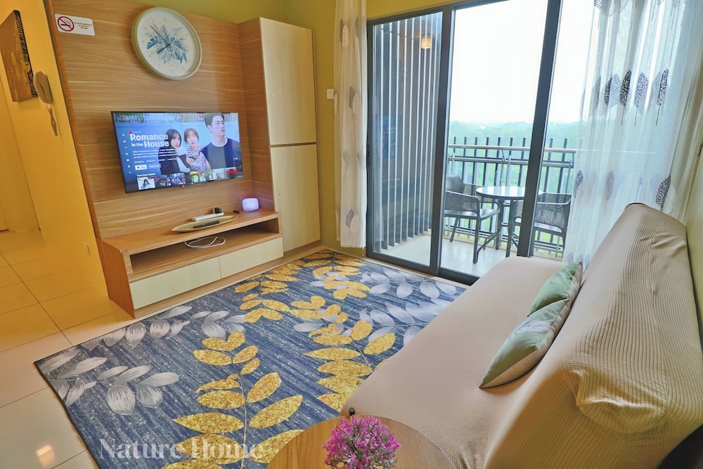 Deluxe Apartment, 2 Bedrooms, Sea View, Beachside - Photo 14