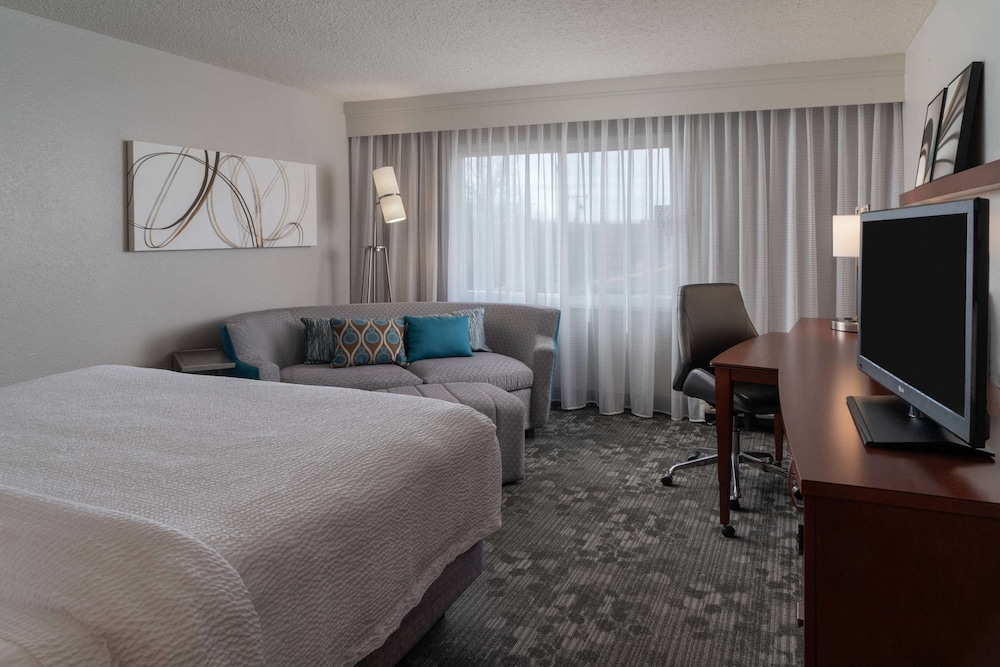 Superior Suite, 1 King Bed (One Bedroom) - Photo 1