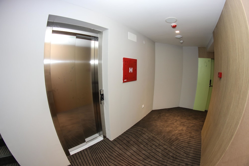 Standard Triple Room, 1 Bedroom, Accessible photo 2