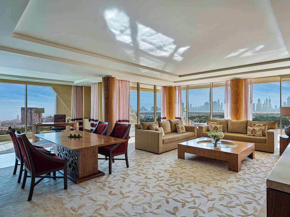 Suite (Diplomatic - Skyline View) - Photo 7