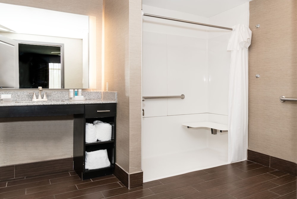 Suite, Accessible, Non Smoking photo 2