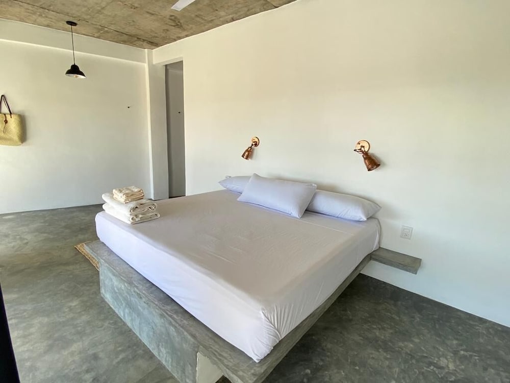 Exclusive Condo photo 1