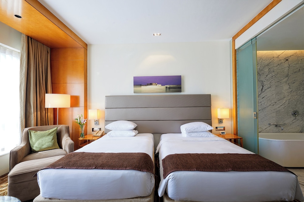 Room, 2 Twin Beds - Photo 4