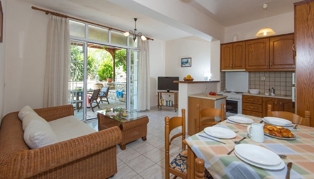 Honeymoon Villa, 1 Double Bed, Pool Access, Sea View photo 3