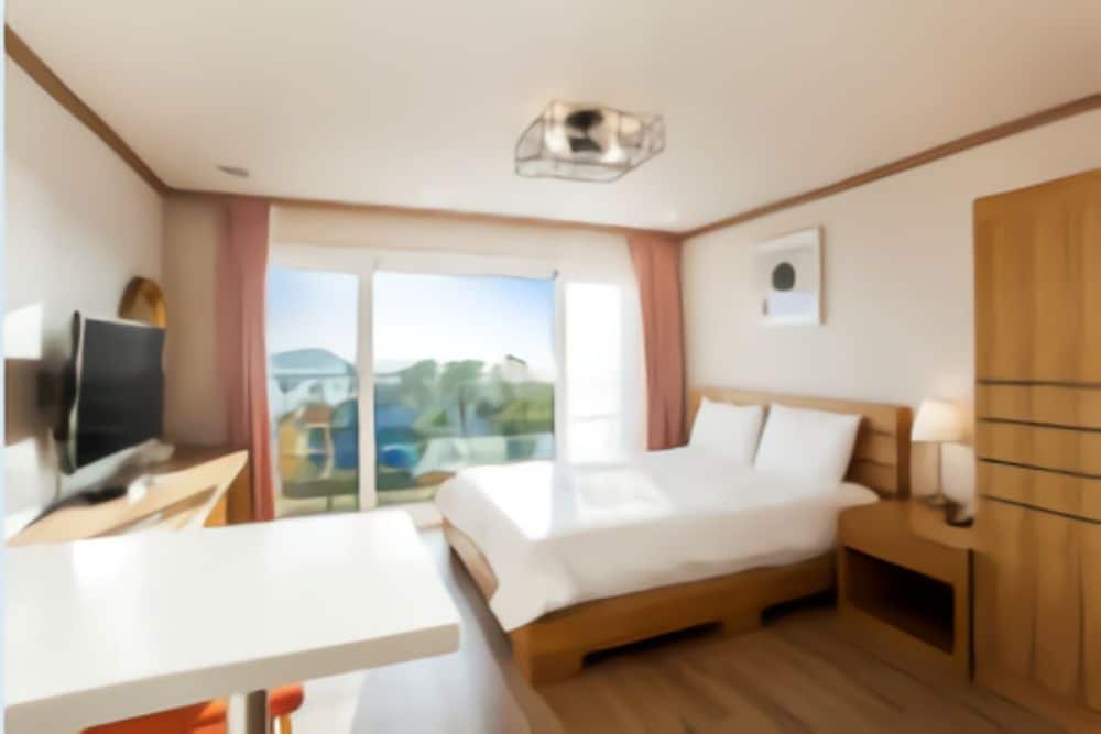 Deluxe Room, 1 Queen Bed, Ocean View