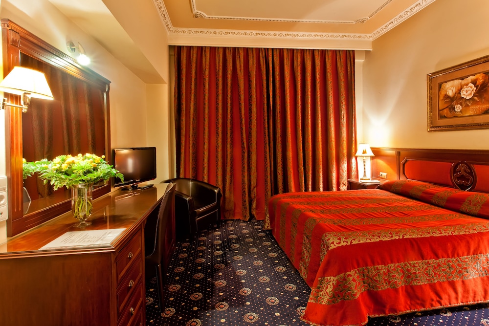 Standard Double or Twin Room photo 1