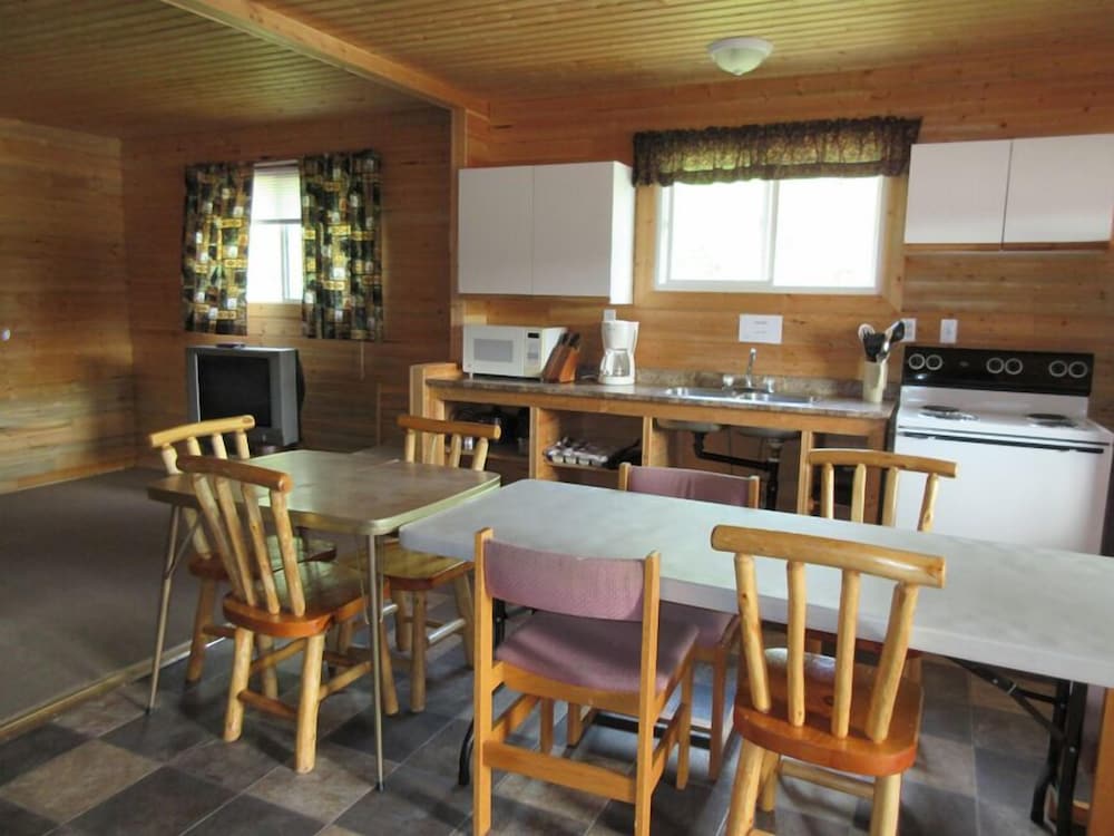Cabin (8 Passengers) photo 2