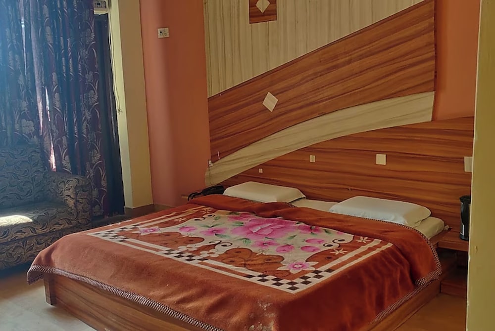 Deluxe Double Room, Multiple Beds, City View photo 2