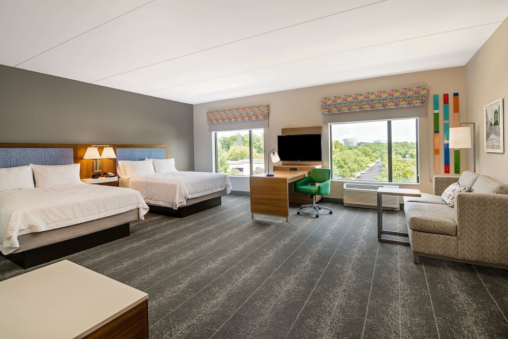 Suite, 2 Queen Beds, Accessible, Non Smoking (Mobility & Hearing, Roll-in Shower) - Photo 2