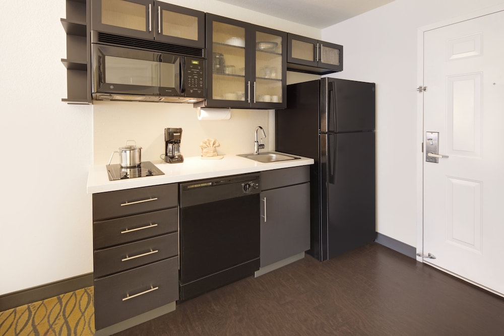 Studio Suite, 1 Queen Bed, Accessible Bathtub (Communications) - Photo 5