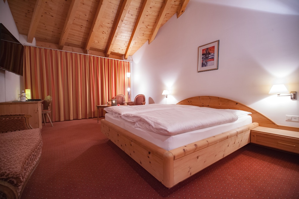 Junior Double Room, Garden View