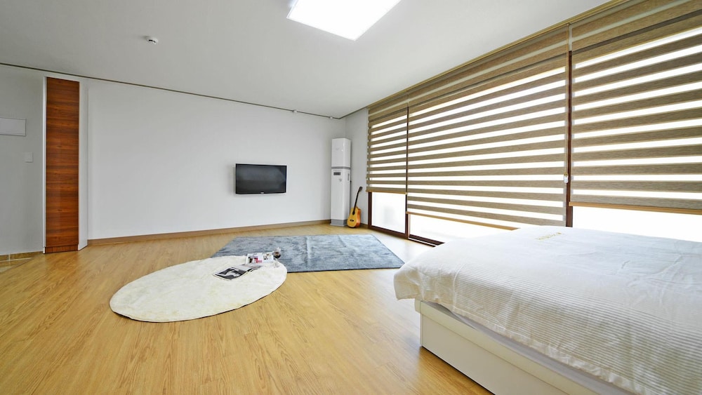 Basic Room, 1 Bedroom (A203(Ocean View)) - Photo 6