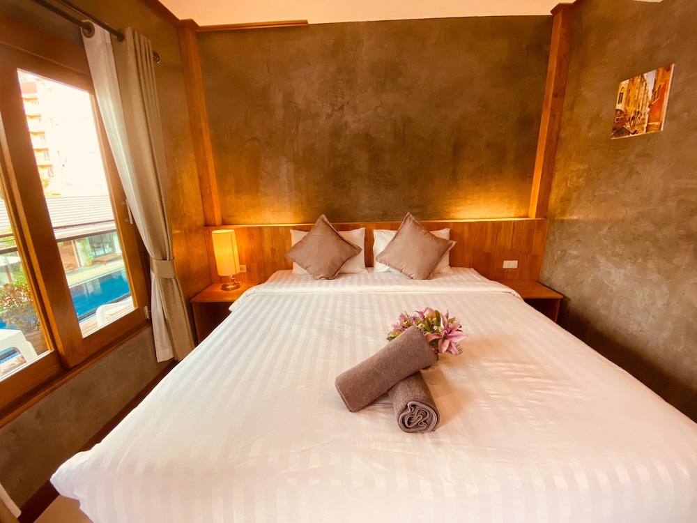 Deluxe Double Room - Photo 1