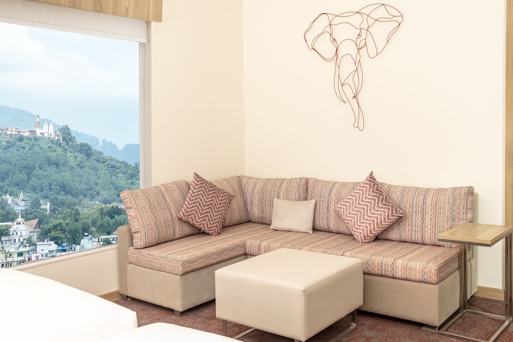 City View King with Sofa Seater - Photo 3