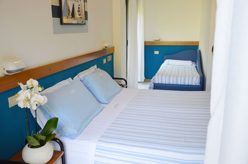 Triple Room, Balcony photo 3