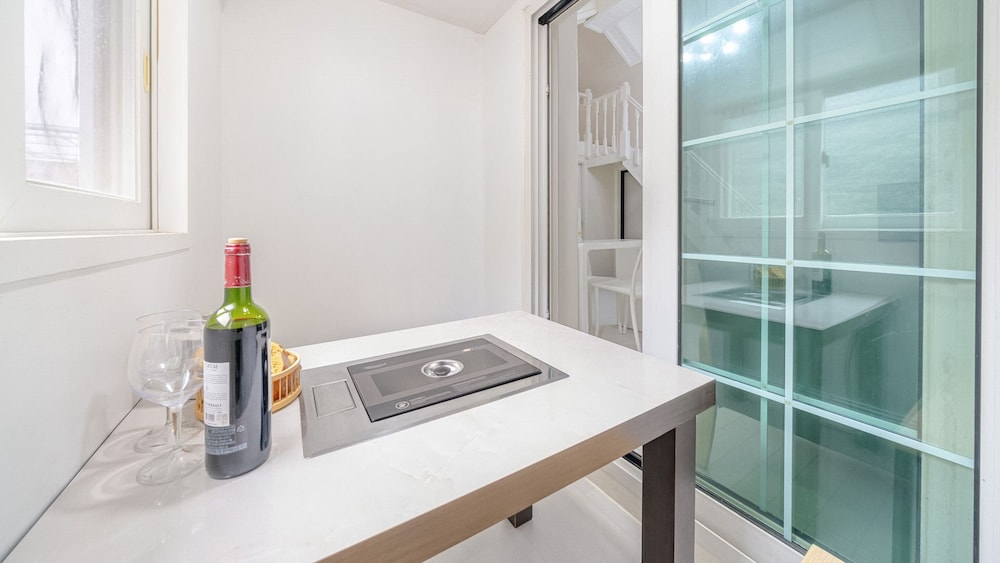 Basic Room, 1 Bedroom (A202) - Photo 4