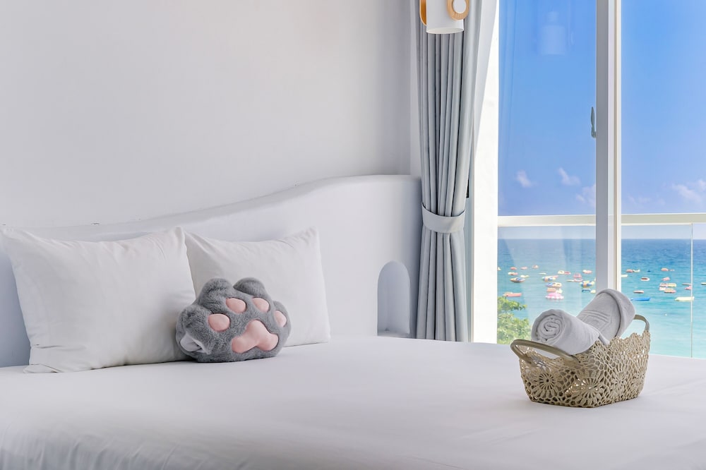 King Room with Sea View and Balcony photo 2