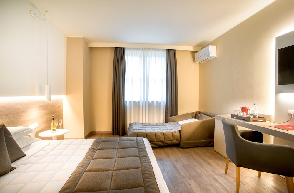 Superior Triple Room, 1 Bedroom - Photo 1