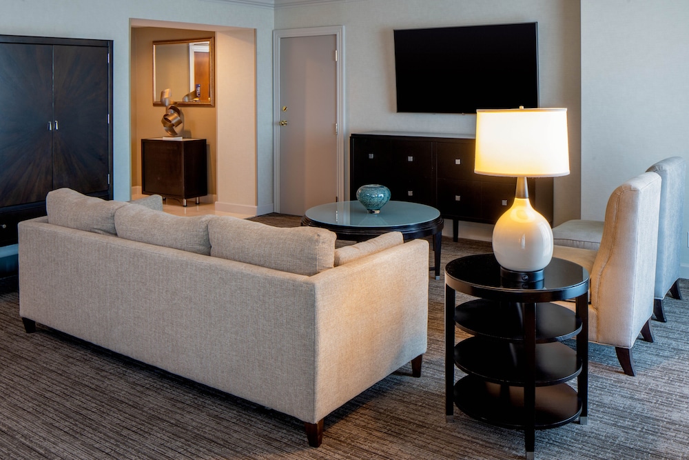 Suite (Town Center) - Photo 1