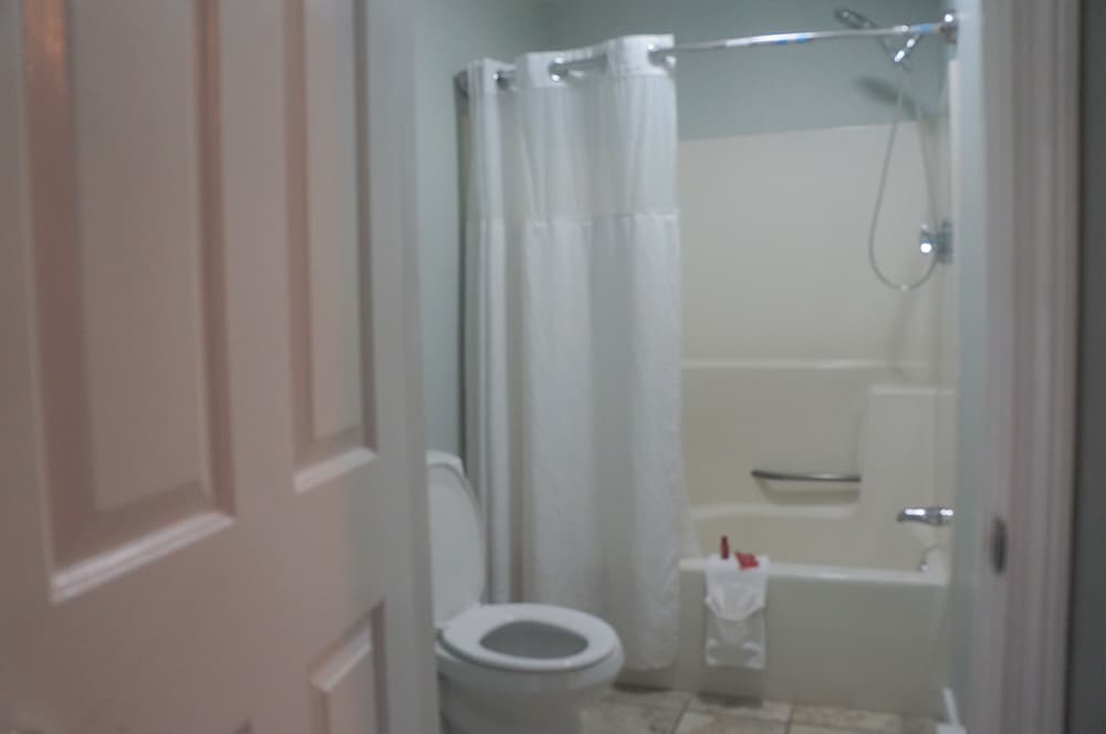 Single Room, 2 Queen Beds - Photo 20