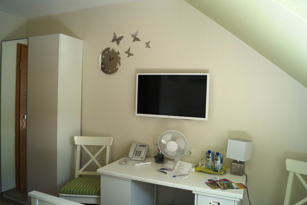 Twin Room (Single Use) photo 3