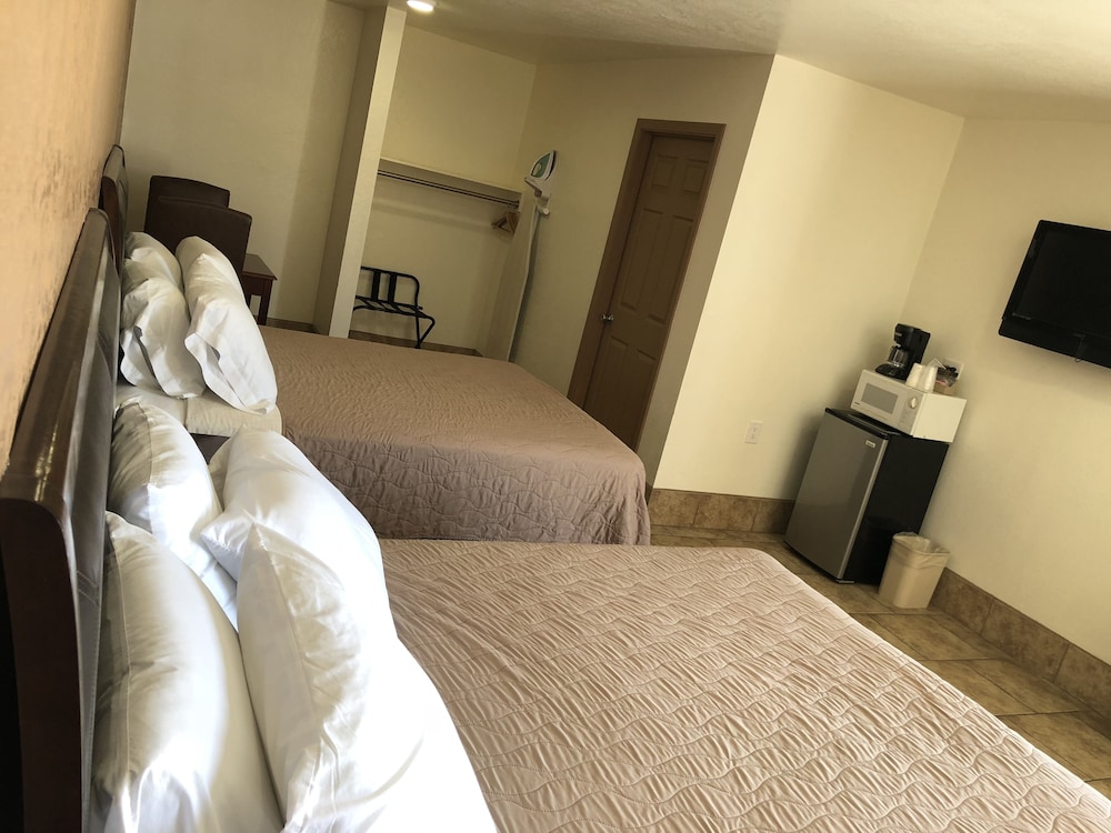 Superior Double Room, 2 Queen Beds, Ground Floor photo 2