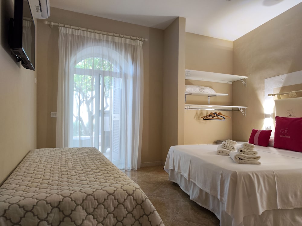 Classic Room, Non Smoking, Garden View photo 1