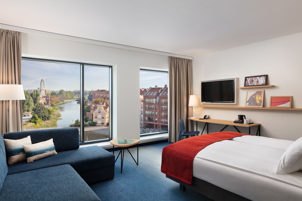 Premium Room, 1 King Bed, River View - Photo 5