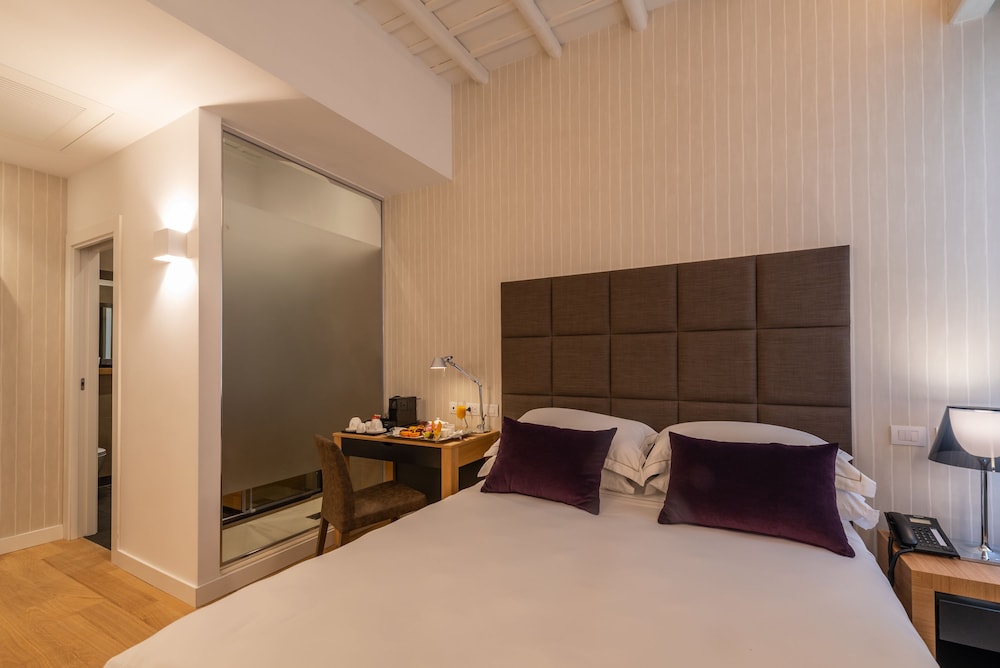 Classic Double Room photo 3