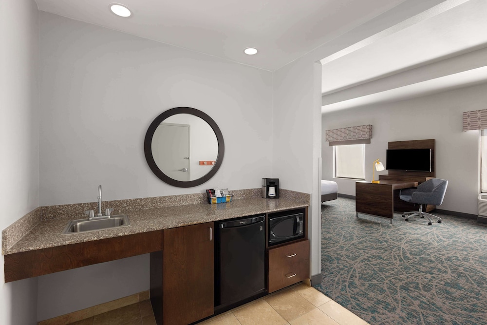 Room, 1 King Bed, Accessible, Non Smoking