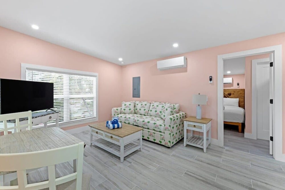 Double Room, Private Bathroom (#3 Sandpiper)