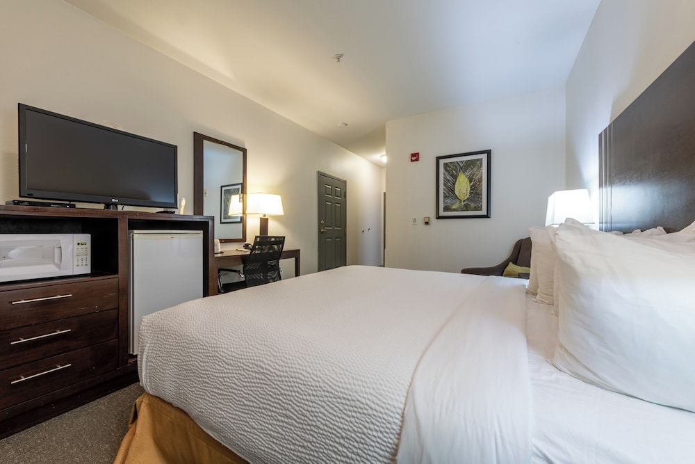 Ramada Limited Golden, Photo 2