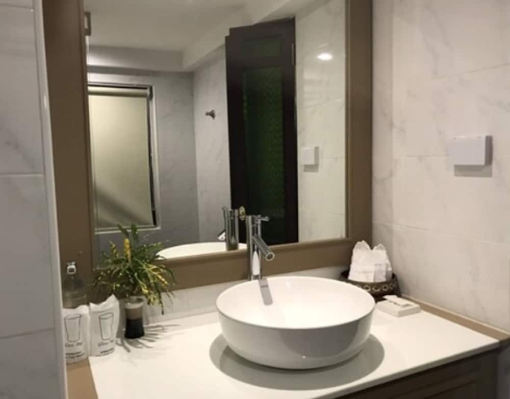 Premium Double Room - Photo 7
