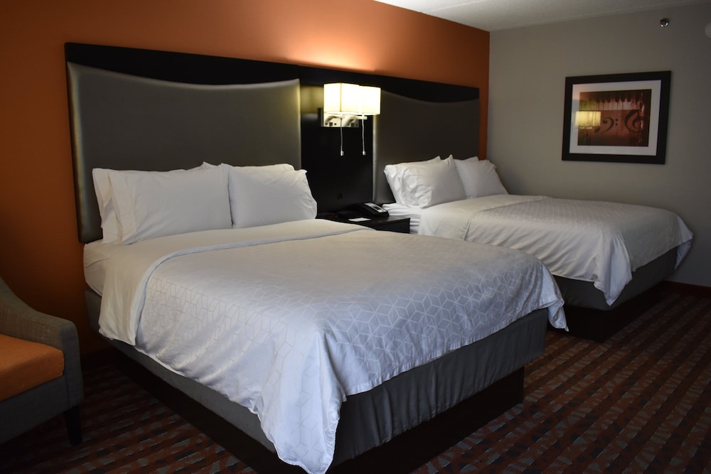 Standard Room, 2 Queen Beds (Communications, Accessible Tub) - Photo 4