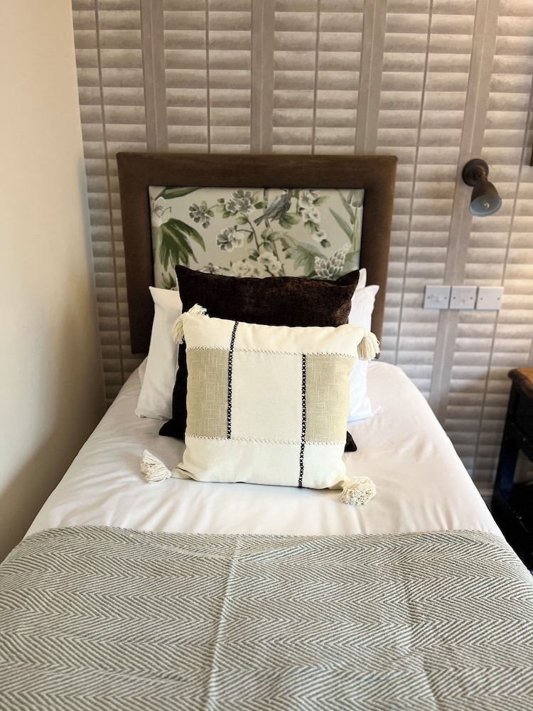 Single Room photo 2