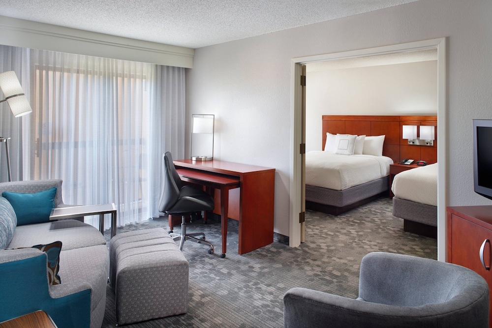 Suite, Multiple Beds - Photo 1