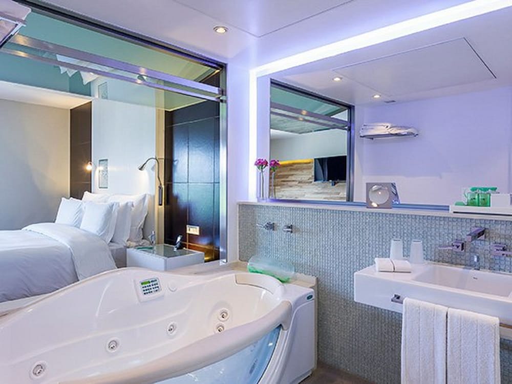 Deluxe Room - Photo 6