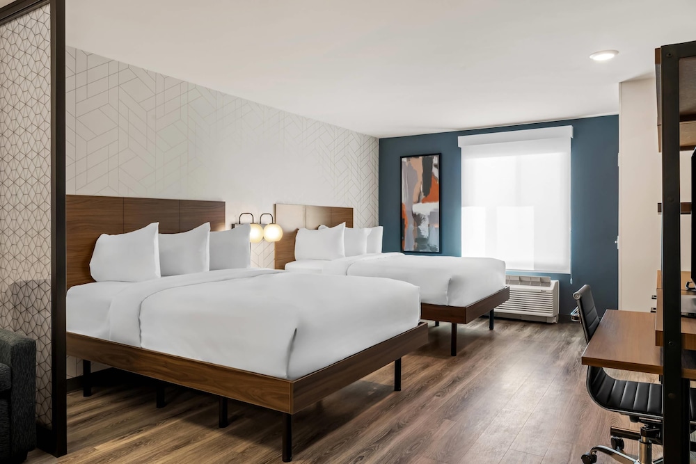 Suite, 2 Queen Beds, Non Smoking photo 2