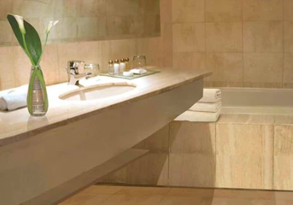 Premium Suite, 1 Bedroom, City View, Tower photo 3