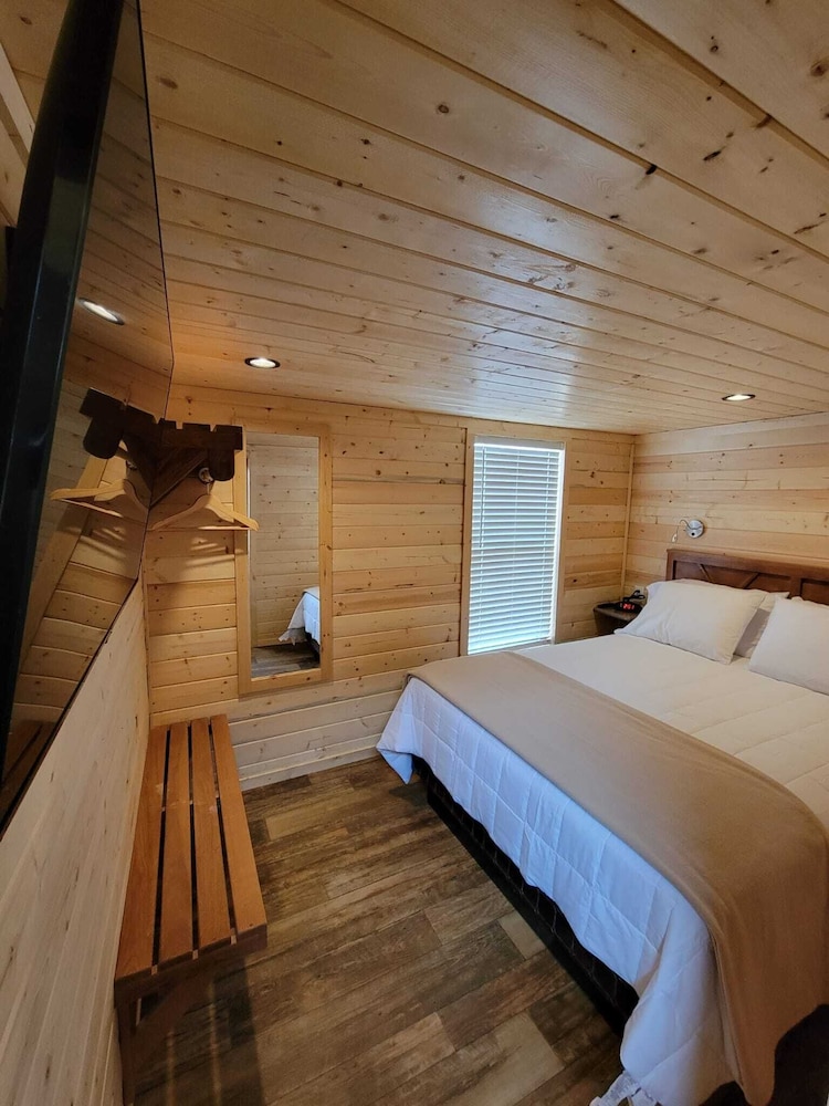 Family Chalet, 3 Bedrooms, Mountain View photo 3