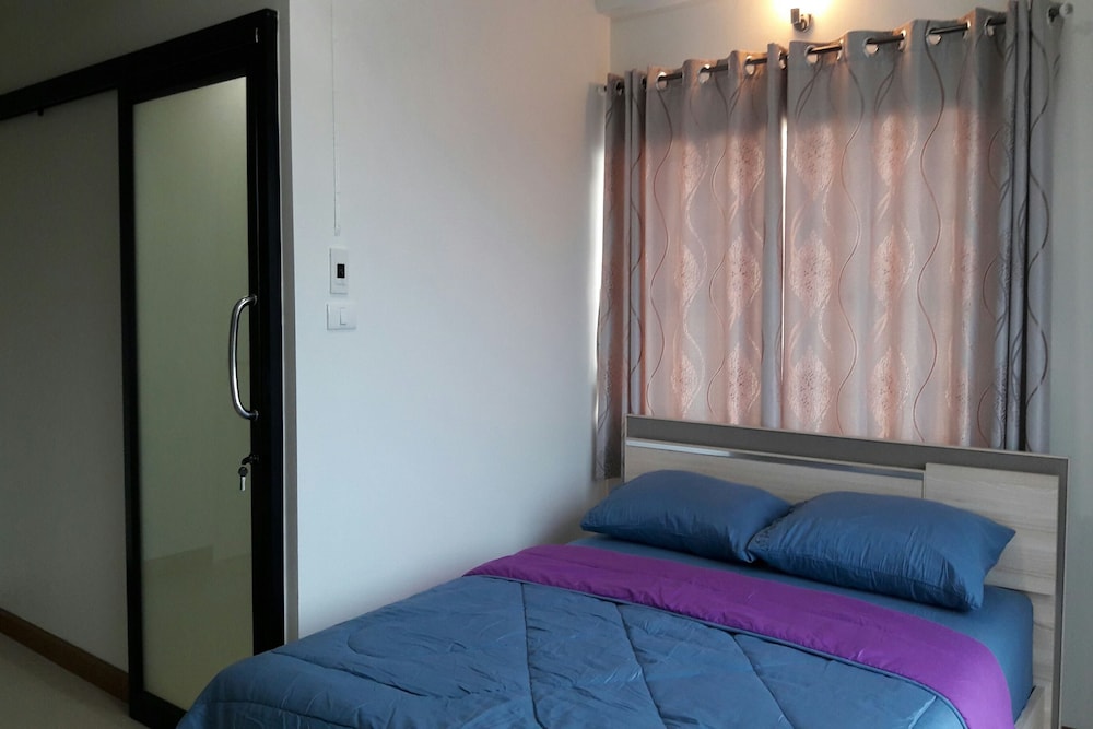 Deluxe Double Room with Private Bathroom photo 1