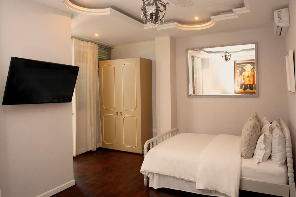 Superior Room, 1 Queen Bed photo 3