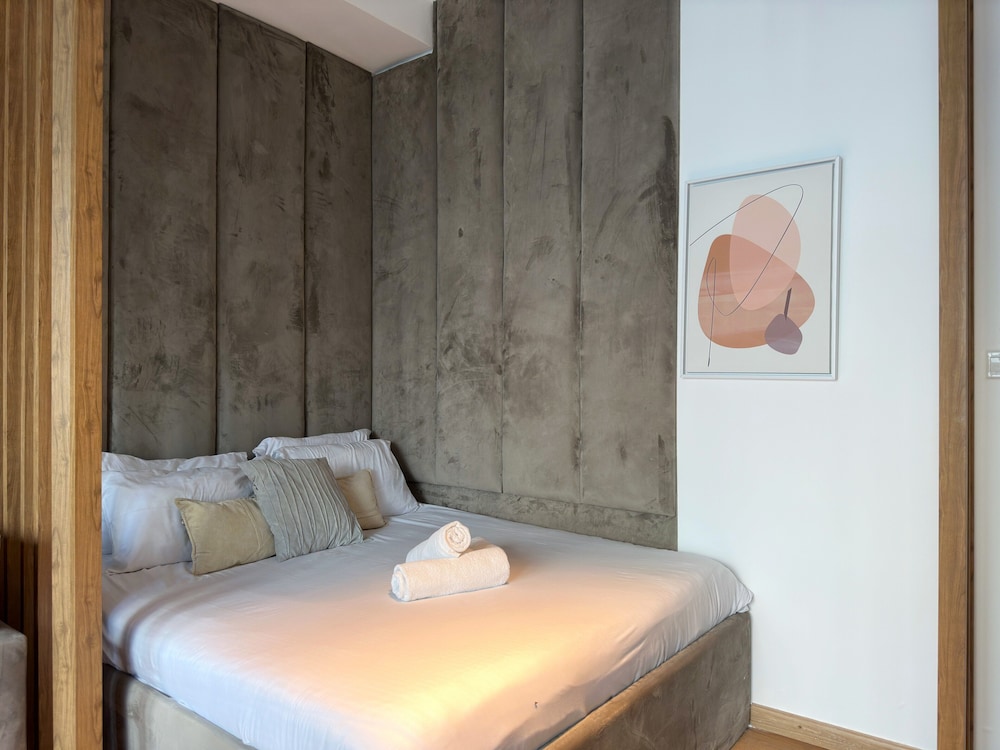 Luxury Studio, City View photo 3
